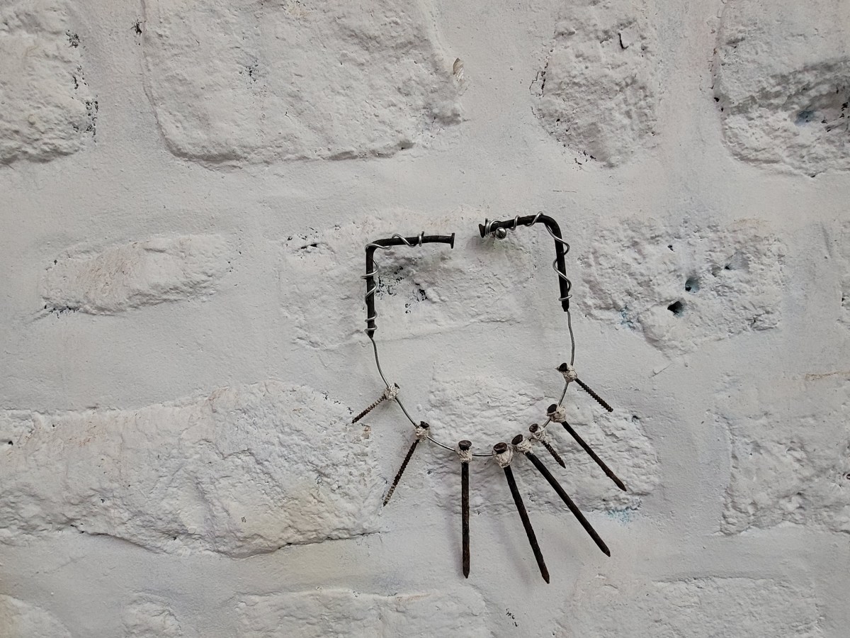 Collier angoissant comme il en existe encore,&nbsp;2022